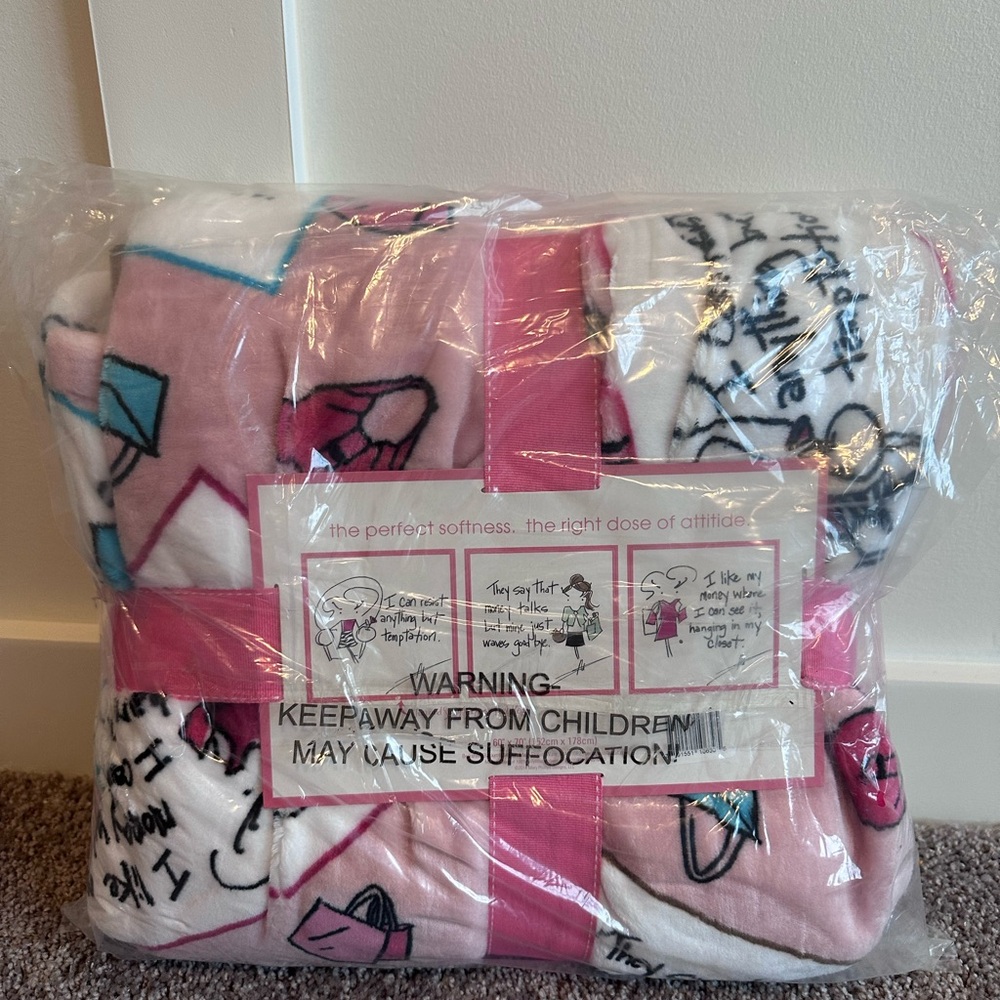 Berkshire Mary Phillips Desgins The Sassy Throw Blanket - Picture 3 of 4